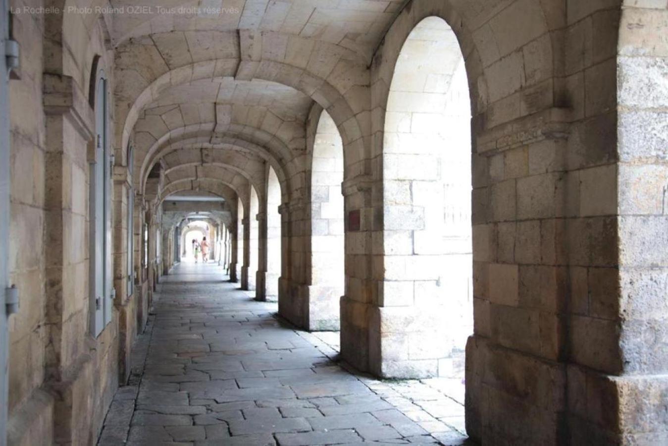 L'Appartement : Location Les Merciers. La Rochelle  Exteriör bild
